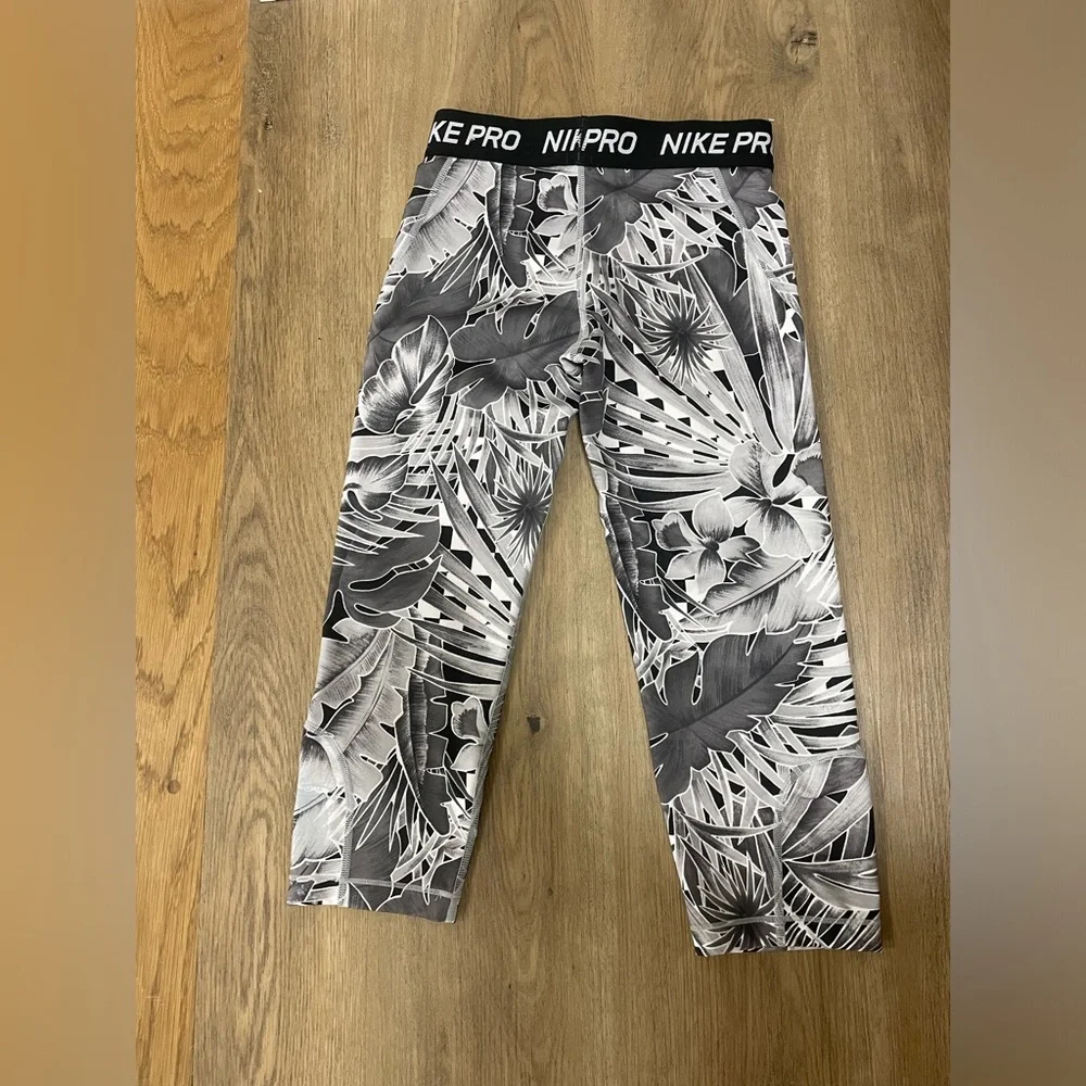 Nike Pro Monochrome Tropical‎ Leggings